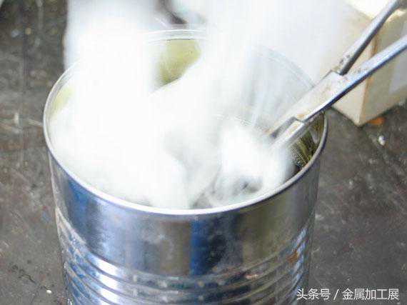 机械师傅自制的钻孔V型夹具，简单实用，加工方便改造成功