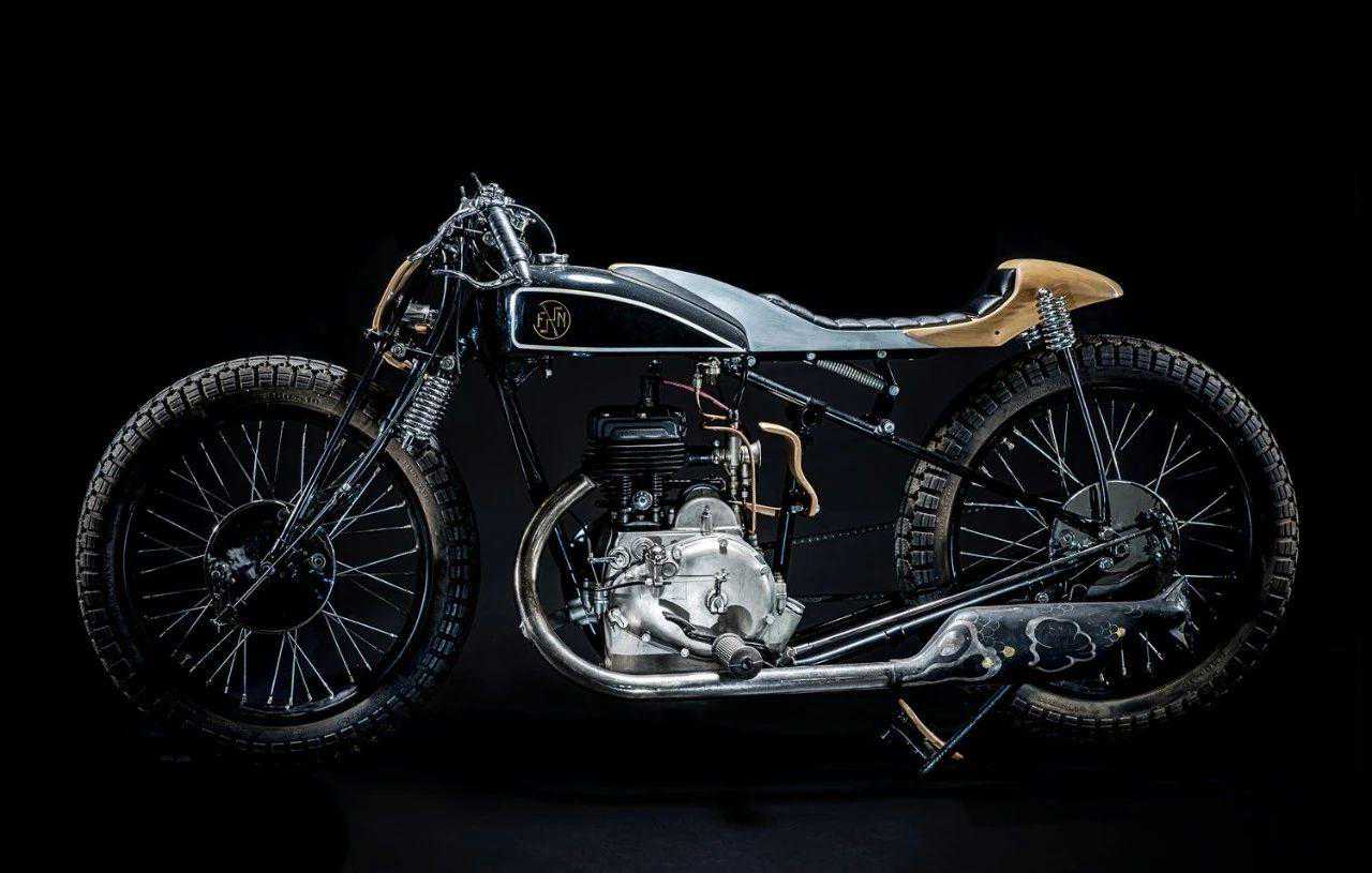 1929年FN M70B变身“Smoking Black Fish”