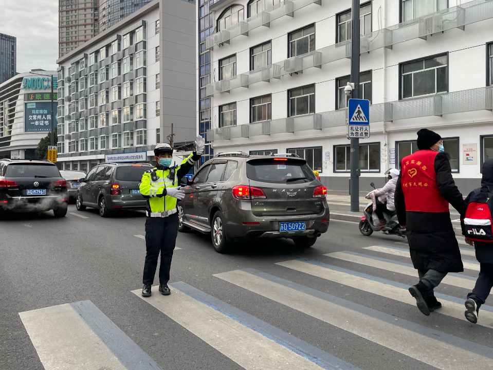 一大波曝光！不要让交通违法“堵”住您回家的路！