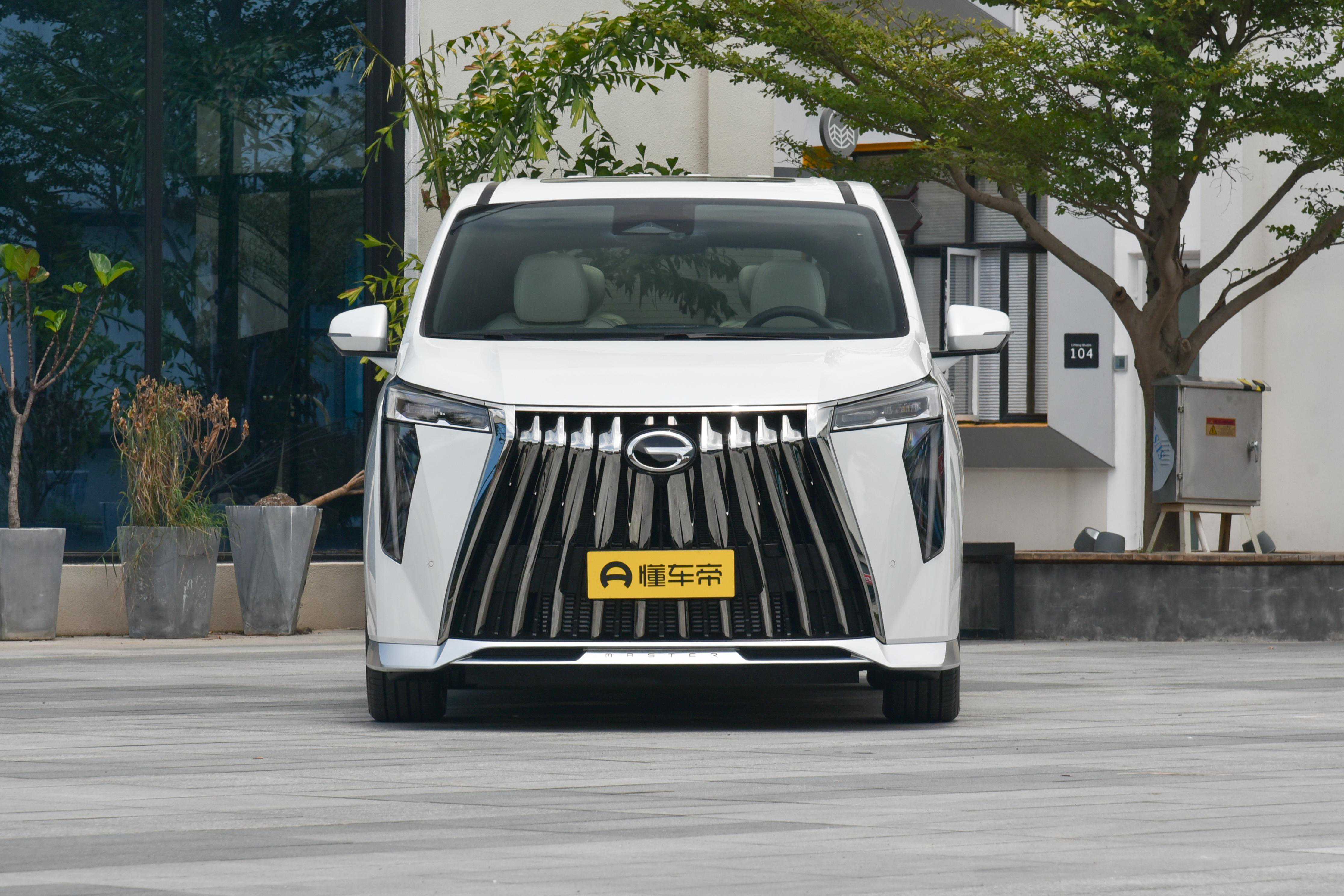传祺M8 2023款，售价28.98万，第一年平均每个月养护费用约1481元