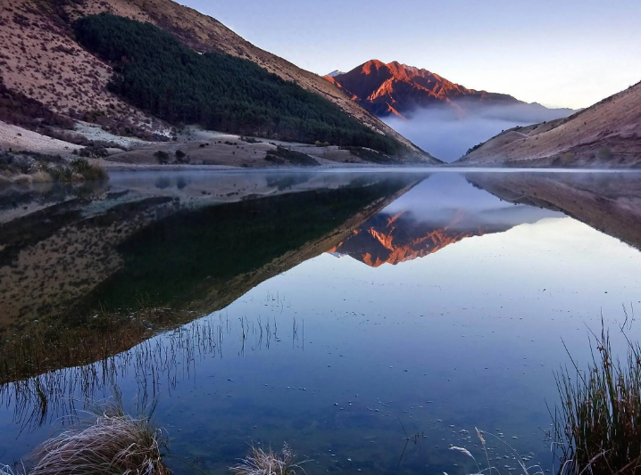 料层过薄或过厚对循环流化床锅炉锅炉水冷壁防磨正常运行有何影响